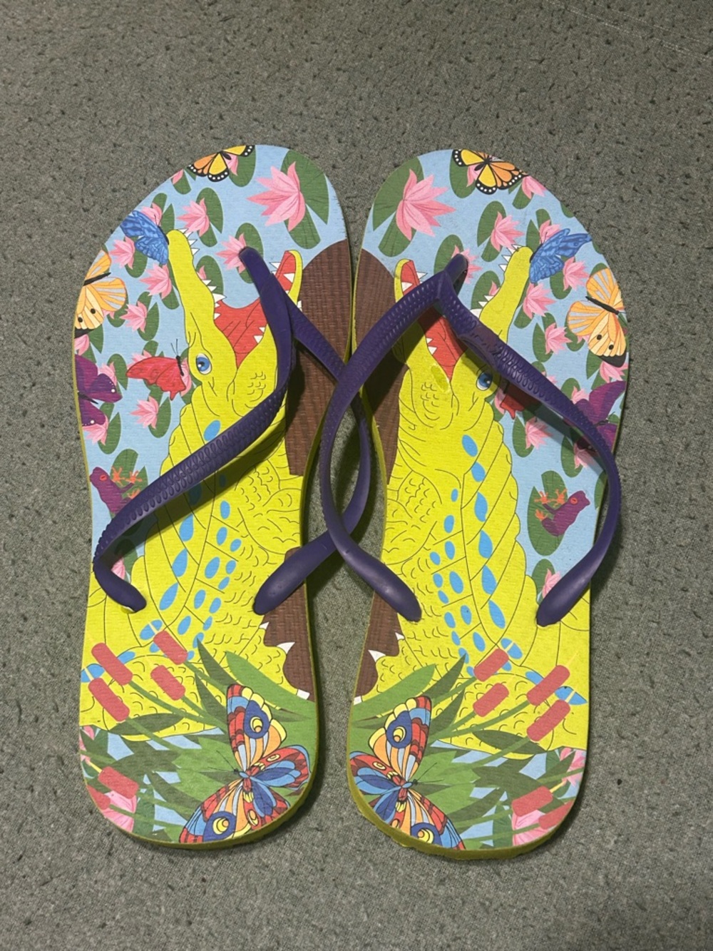 Tropical Print Flip Flops made in Brazil (size: 7.5)